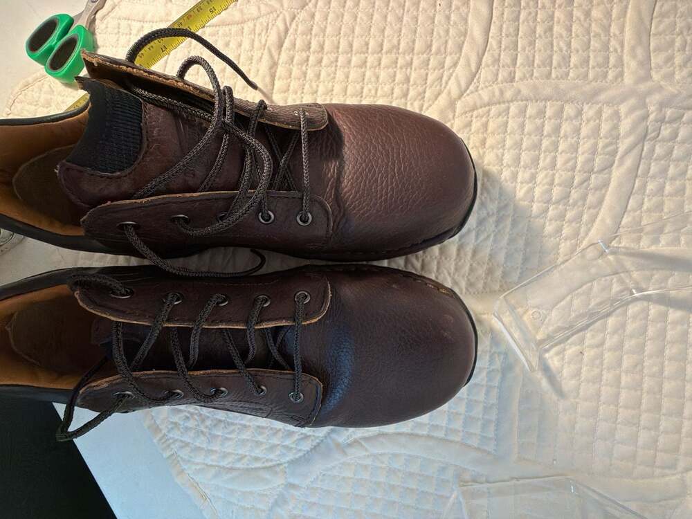 Red Wing Women's Leather Work Boots Stock No. 2324 - Picture 4 of 5